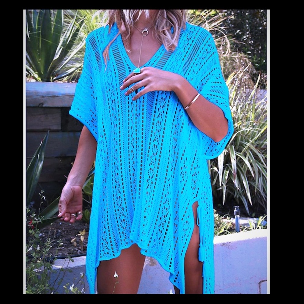 Vibrant Turquoise Crochet V-Neck Swim Coverup